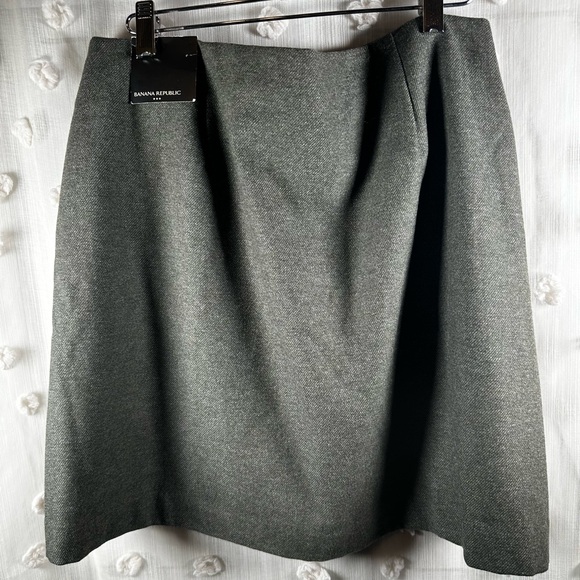 NWT Banana Republic Women’s Charcoal Gray Wool Buttoned Mini Skirt Size 14 - Picture 5 of 7